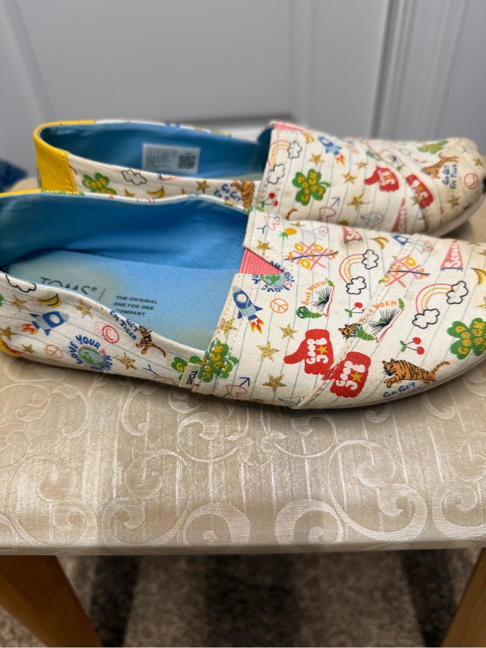 Toms Cream Canvas Slip-On with Yellow Heel and Blue Lining
